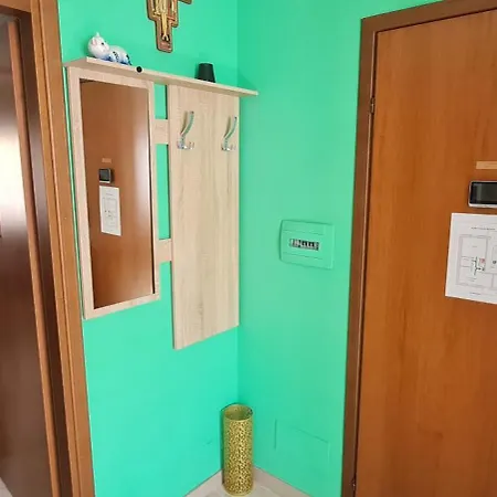 Lakeden Apartment