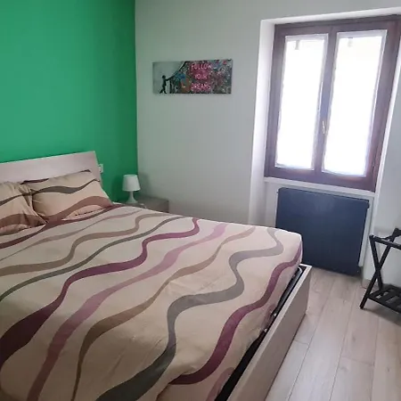 Lakeden Apartment